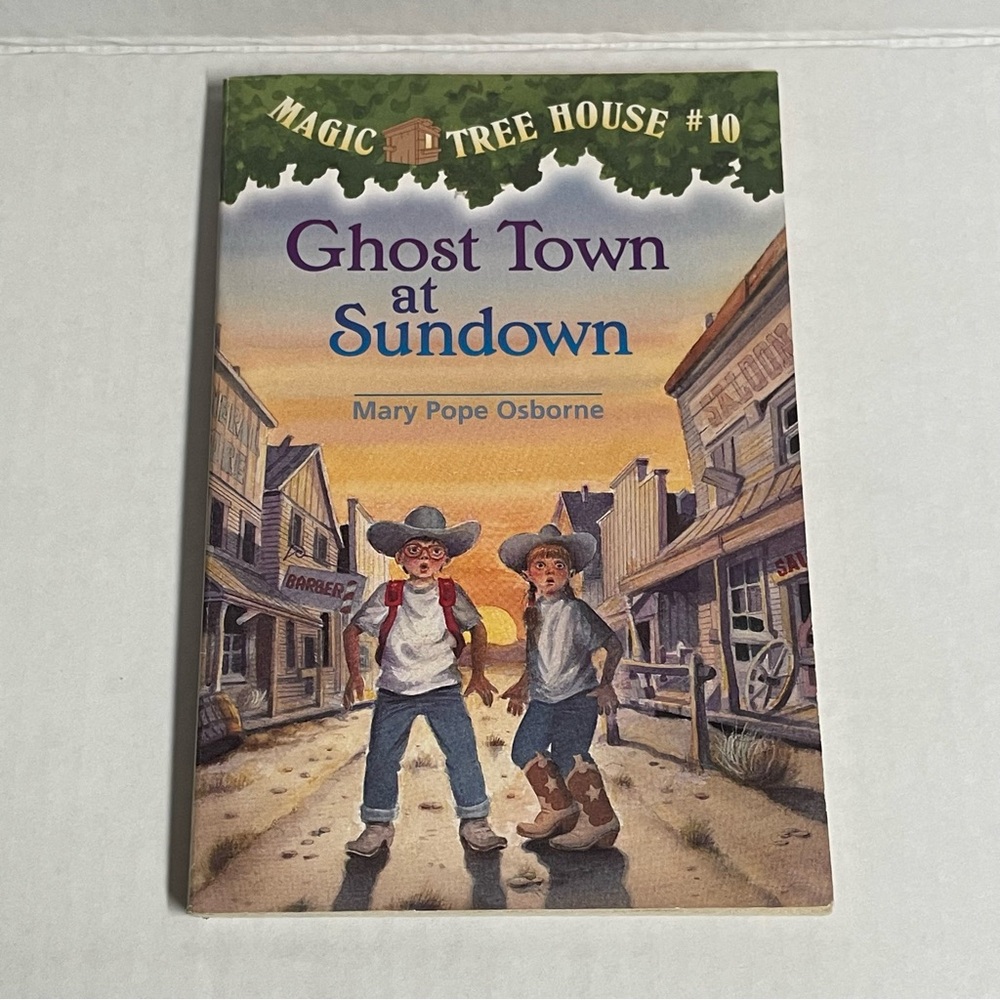 ♦️$3♦️ Ghost Town at Sundown - Magic Tree House #10 by Mary Pope Osborne book